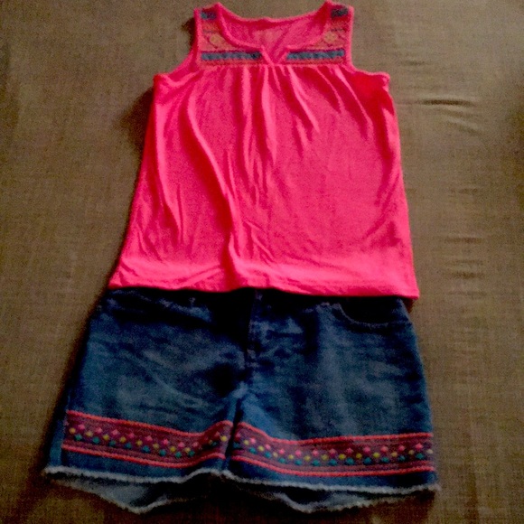 Girls 2 piece top and shorts